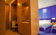 Kamar Tidur 3 The Harbour Hotel