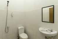 Toilet Kamar Waisai Beach Hotel