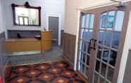 Kamar Tidur 2 The Royal Hotel