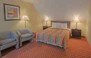 Bedroom 6 Rodeway Inn & Suites