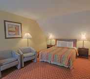 Phòng ngủ 6 Rodeway Inn & Suites