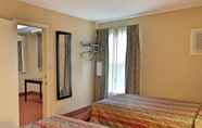 Kamar Tidur 3 Rodeway Inn & Suites