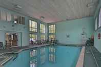 Swimming Pool Rodeway Inn & Suites