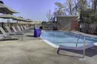 Swimming Pool TownePlace Suites by Marriott Albany