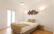 Kamar Tidur 3 Mouraria Blue Three-Bedroom Apartment w/ Parking - by LU Holidays