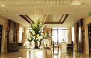 Lobby 2 Jinjiang Peninsula Seasons Hotel