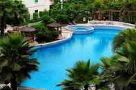 Swimming Pool HNA New World Hotel Danzhou