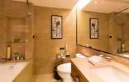 In-room Bathroom 6 R-Sun International Hotel Wuxi