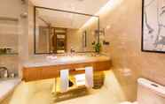 In-room Bathroom 7 R-Sun International Hotel Wuxi