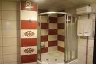 Phòng tắm bên trong My Liva Hotel