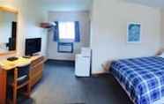 Bedroom 6 Wingham Motel