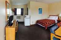 Bedroom Wingham Motel