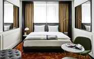 Kamar Tidur 7 Roomers Munich, Autograph Collection