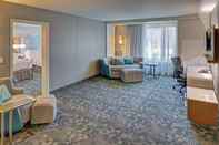 Common Space Courtyard by Marriott Appleton Riverfront