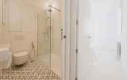 In-room Bathroom 4 El Viso Smart III