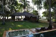 Ruang Umum Melina's Beach Front Bungalow