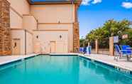 Swimming Pool 4 Best Western Plus Pauls Valley