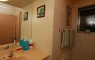 Toilet Kamar 3 Peggie's Cottage