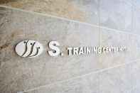 ภายนอกอาคาร S Training Center Hotel Osaka