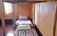 Kamar Tidur 4 Soutchai Pakse Backpacker Hostel