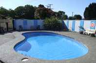 Swimming Pool Montana Lodge Motel