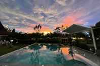 Swimming Pool Ruen Sam Ran Resort