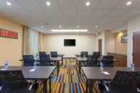 Functional Hall Fairfield Inn & Suites by Marriott Tucumcari