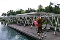 Swimming Pool Japanese Home Hello Kitty - Hostel