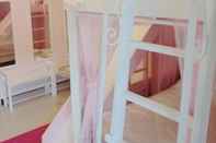 Bedroom dancedoll-house