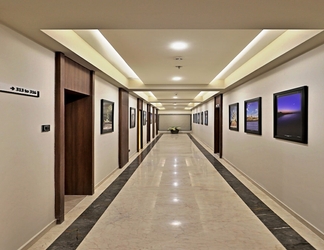 Lobby 2 Vits Devbhumi Hotel