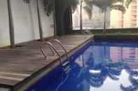 Swimming Pool Royal Apartments at Taragon KL