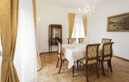 Restaurant 5 Holiday Home 'suite Sarandrea' in Rome Vatican Saint Peter Area