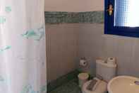 Toilet Kamar Aegean Star Hotel Apartments