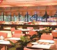 Restaurant 2 Dongguan Silver Holiday Hotel