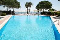 Kolam Renang Bodrum Sea Side Beach Club Hotel