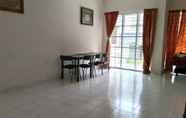 Kamar Tidur 5 Nadrah Putrajaya Homestay