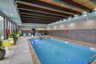สระว่ายน้ำ Home2 Suites by Hilton OKC Midwest City Tinker AFB