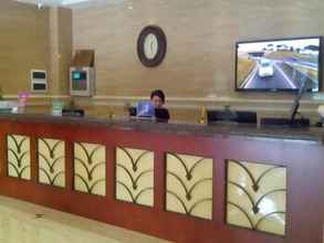 Lobi 4 GreenTree Inn Jiaxing Pinghu Zhapu Jiulong Mountain Express  Hotel