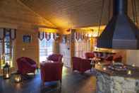 Quầy bar, cafe và phòng lounge Sorrisniva Igloo Hotel