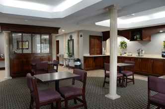Lobby 4 Gateway Inn and Suites