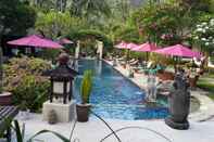 สระว่ายน้ำ Puri Mas Spa Resort