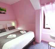 Bedroom 2 Hôtel La Couronne