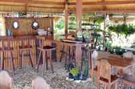 Bar, Cafe and Lounge Las Cabanas Beach Resort