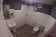 Toilet Kamar MT Place Apartment