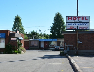 Exterior 2 Motel Chez Nous