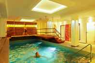 Swimming Pool Haverkamp Suites