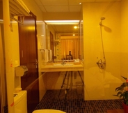 ห้องน้ำภายในห้อง 2 Tianjin Jinma Hotel