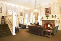 Lobby Wawona Hotel