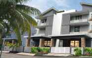 Bangunan 7 Palm City Villa