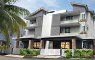 Bangunan 7 Palm City Villa